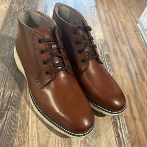 FLORSHEIM Plain Toe Chukka Boot